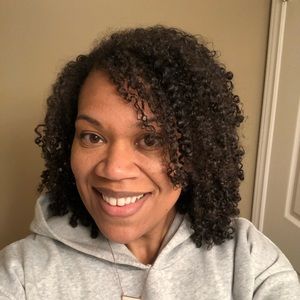 Meet your Posher, Denise